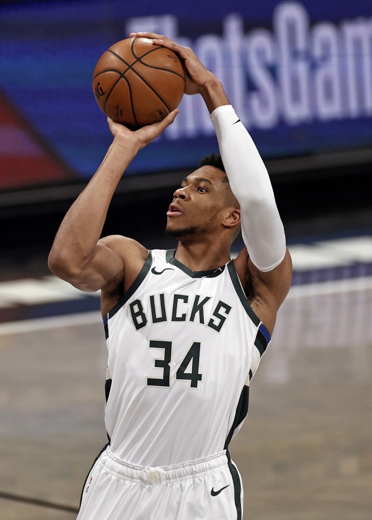 上海全运名单：一队边攻太差，难进四强！二队要夺冠看二传表现（上海全运名单出炉：一队边攻短板难闯四强，二队争冠关键在二传发挥）