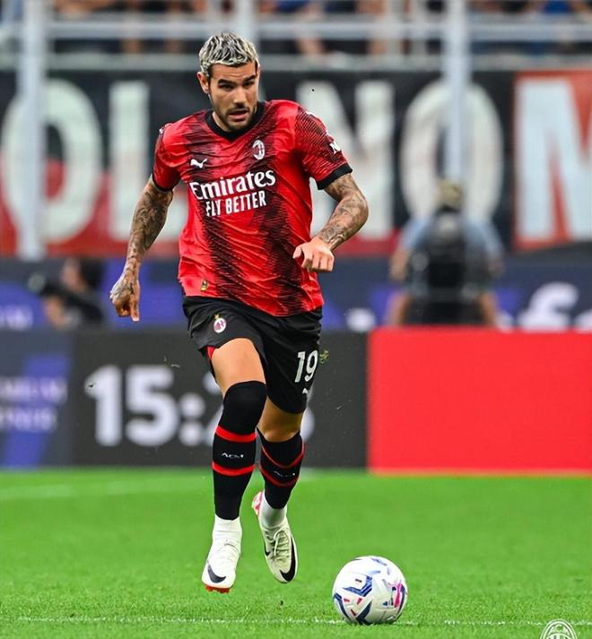 南方游客“滑雪自由”：当梦想照进现实（南方游客实现“滑雪自由”：梦想落地成真）