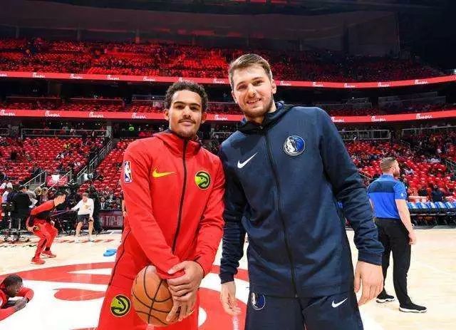 欧文突破防守助攻制胜（欧文突破撕裂防线送出致胜助攻）