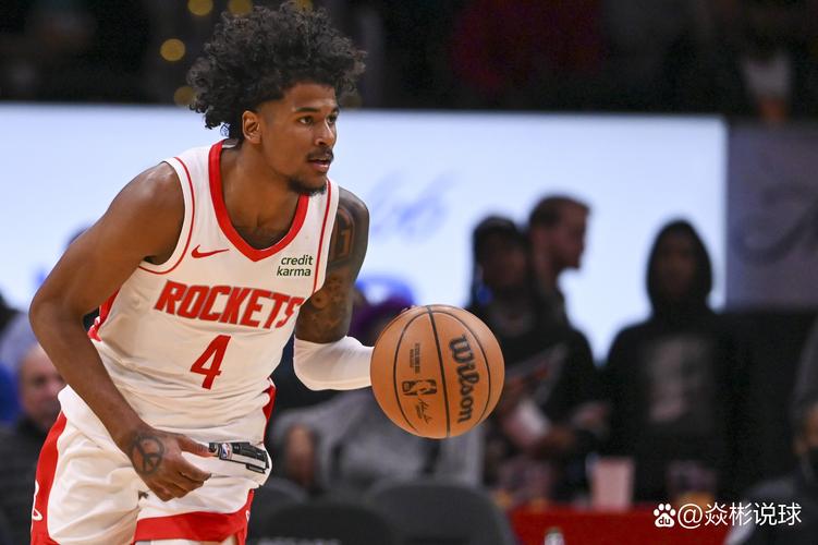 伤愈复出，阿方索-戴维斯时隔262天再度为拜仁出战（阿方索-戴维斯伤愈归队，阔别262天再披拜仁战袍）