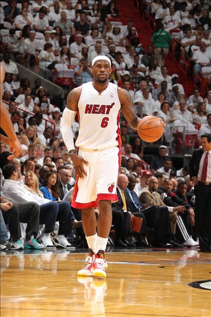 注定迎来新的王者！本赛季NBA杯四强此前均无夺冠经历（新王将诞生！本季NBA杯四强全部从未夺冠）