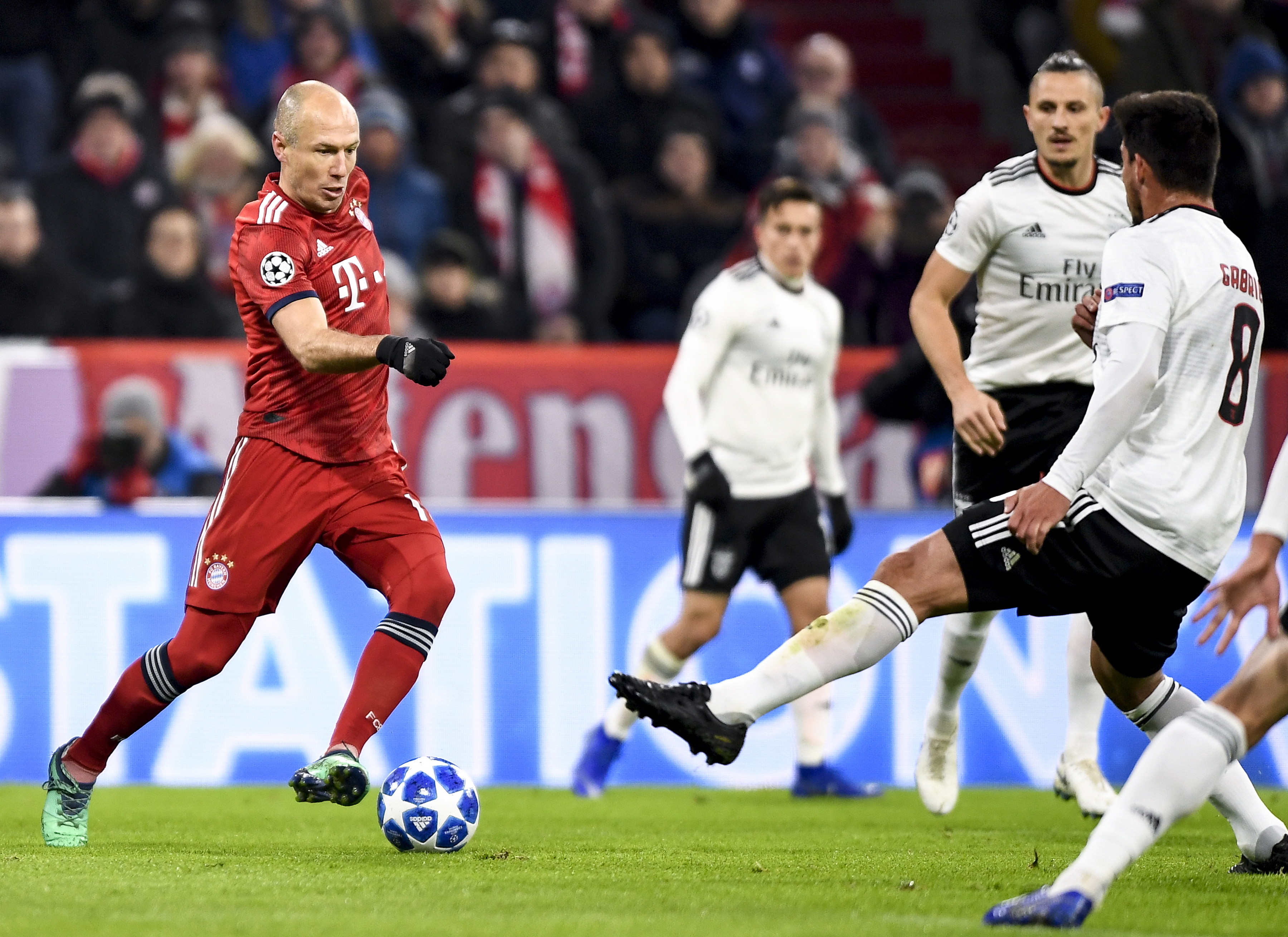 海港亚冠赛前Vlog：吉祥物伊戈已量产；林皇再度作客上海滩（海港亚冠赛前Vlog：伊戈吉祥物量产到位，林皇再访上海滩）