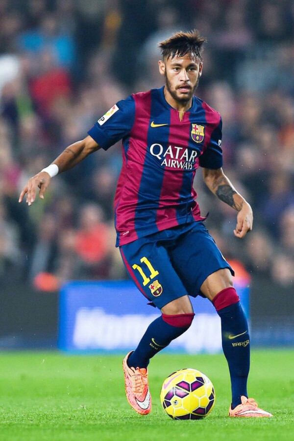 巴洛特利庆祝维埃拉离任：现在可以专注于热爱热那亚的人了（巴洛特利为维埃拉下课叫好：现在可把重心放在真正热爱热那亚的人）