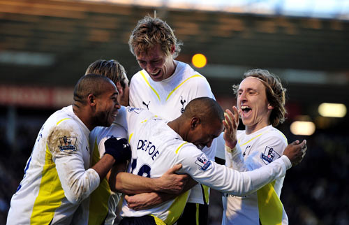 NBA焦点战：湖人主场逆转掘金,（NBA重头戏：湖人在主场逆转掘金）